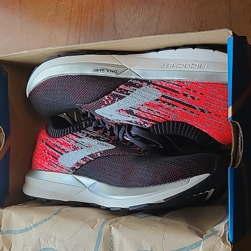 Brooks Ricochet Tennis Shoes